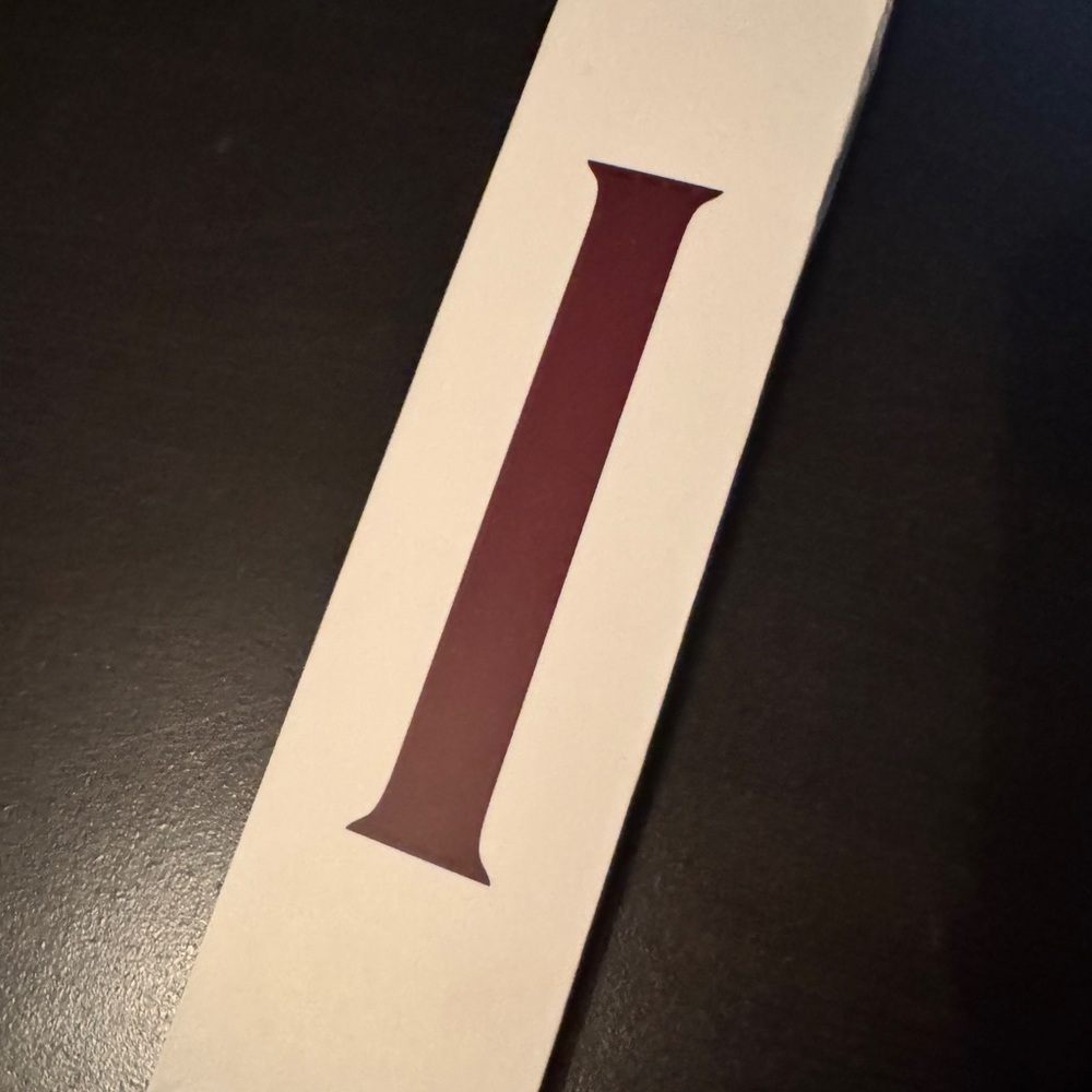 Apple Watch 40mm Plum Solo Loop size 1  (fits 38/40/41/42mm Apple Watches)